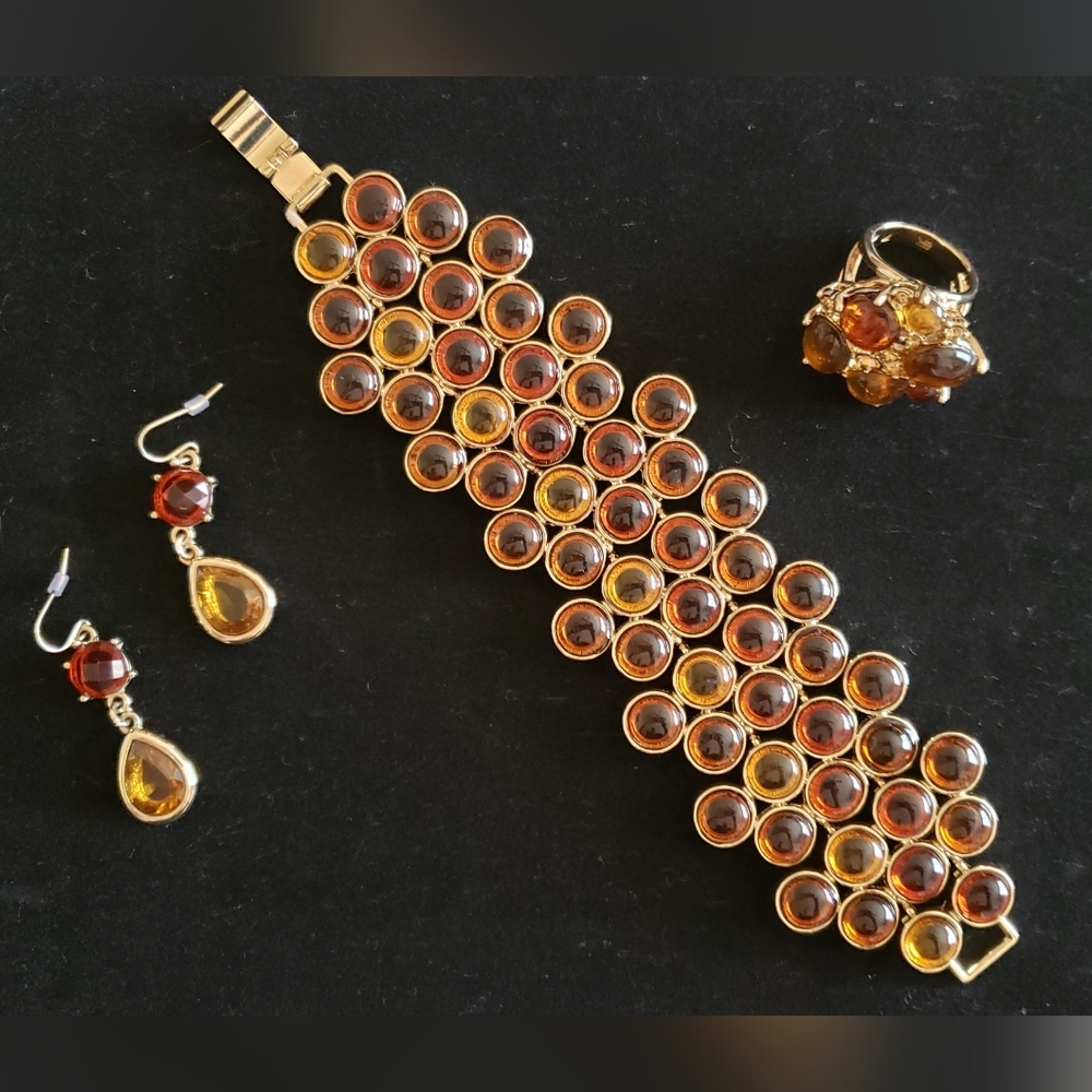 Gold and Amber Jewelry Set